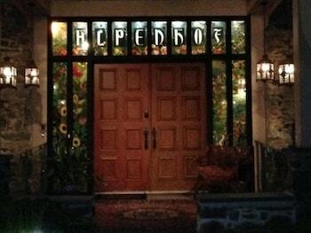 Alpenhof Bed And Breakfast