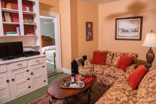 Grape Arbor Bed And Breakfast