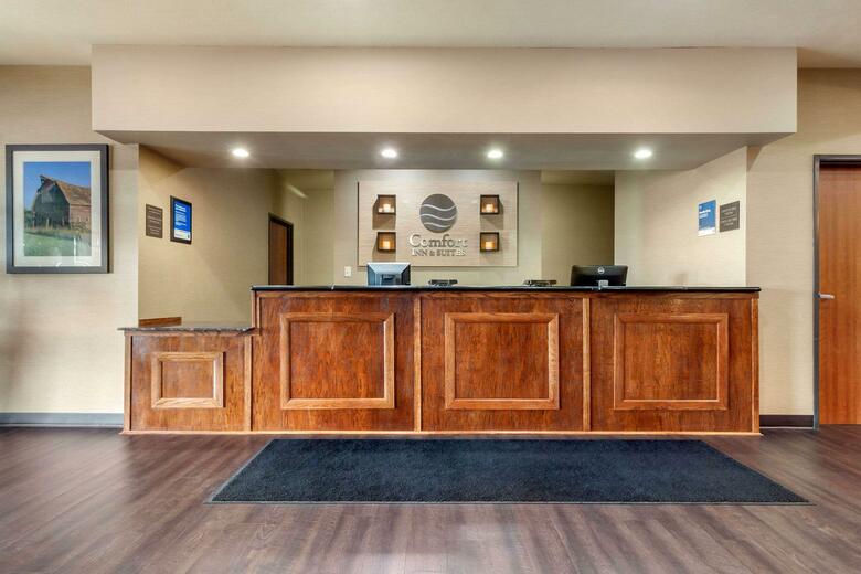 Hotel Comfort Inn And Suites