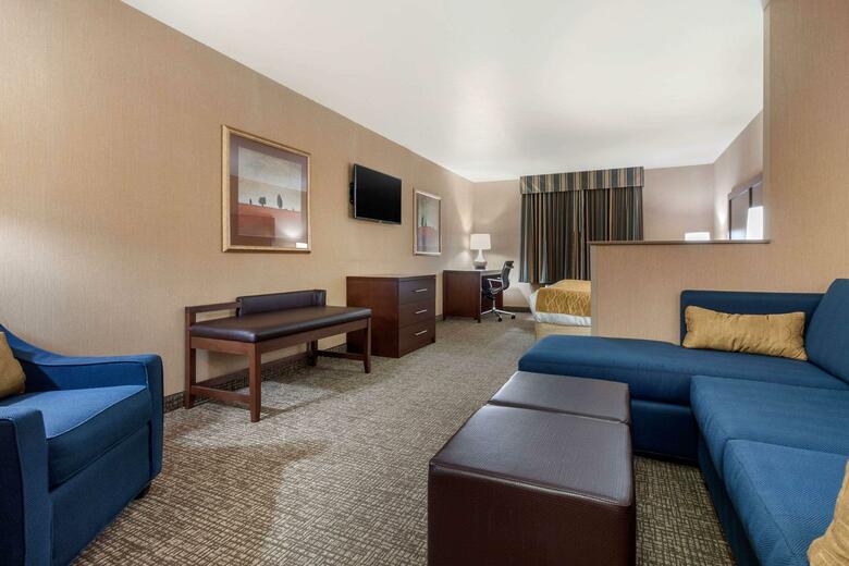 Hotel Comfort Inn And Suites