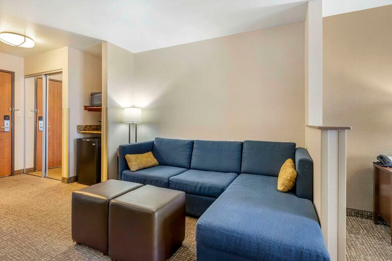 Hotel Comfort Inn And Suites
