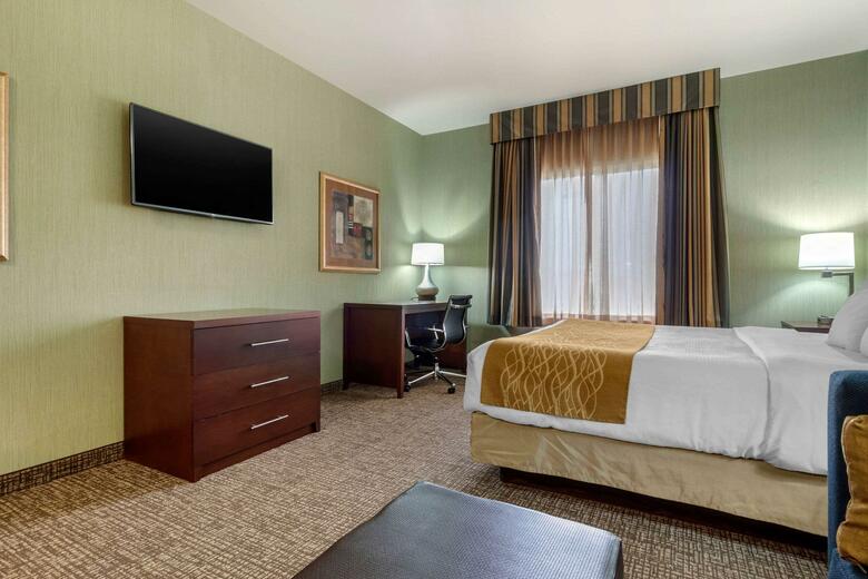 Hotel Comfort Inn And Suites