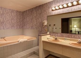 Hotel Quality Inn & Suites
