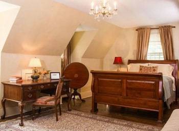Bed & Breakfast Hillbrook Inn
