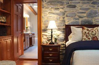 Bed & Breakfast Hillbrook Inn