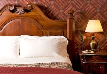 Bed & Breakfast Hillbrook Inn