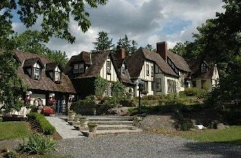 Bed & Breakfast Hillbrook Inn
