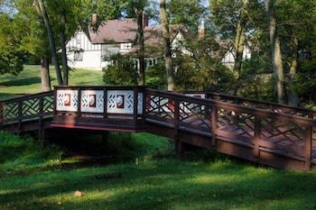 Bed & Breakfast Hillbrook Inn