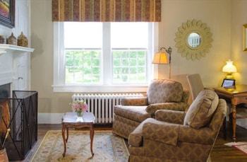 Bed & Breakfast Hillbrook Inn