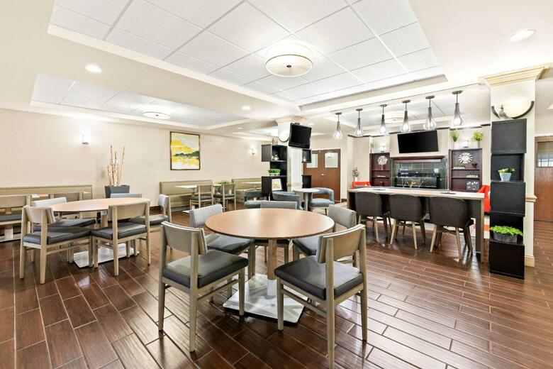 Hotel Comfort Suites Abingdon