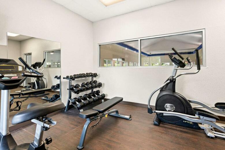 Hotel Comfort Suites Abingdon