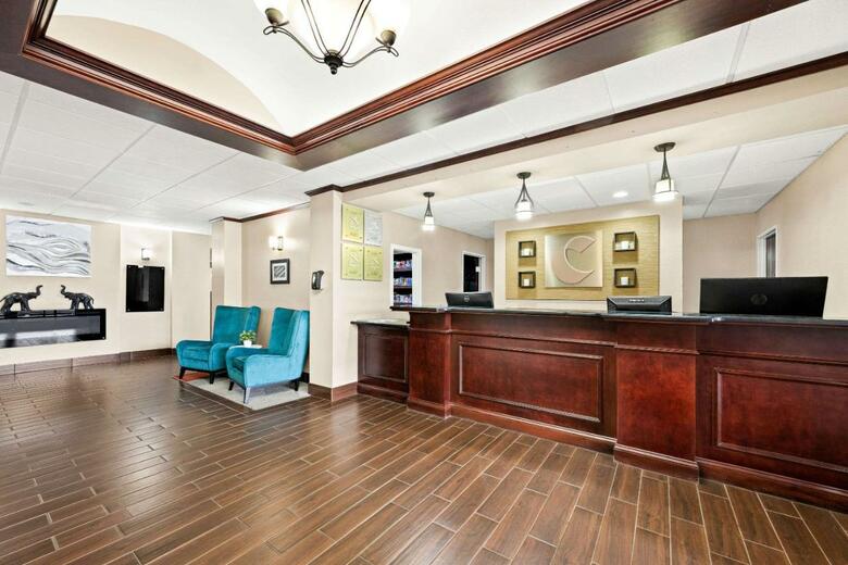 Hotel Comfort Suites Abingdon