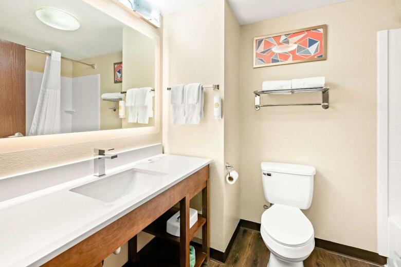 Hotel Comfort Suites Abingdon