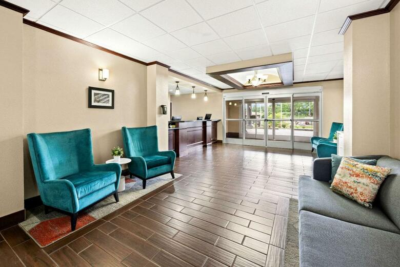 Hotel Comfort Suites Abingdon