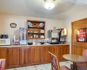 Hotel Econo Lodge North