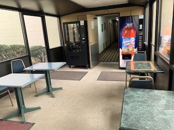 Hotel Econo Lodge North