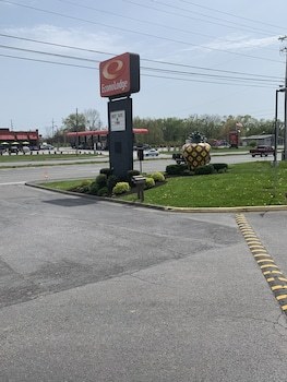 Hotel Econo Lodge North
