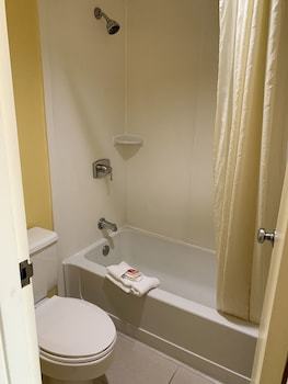 Hotel Econo Lodge North