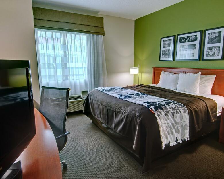Hotel Sleep Inn & Suites