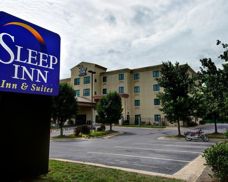 Hotel Sleep Inn & Suites