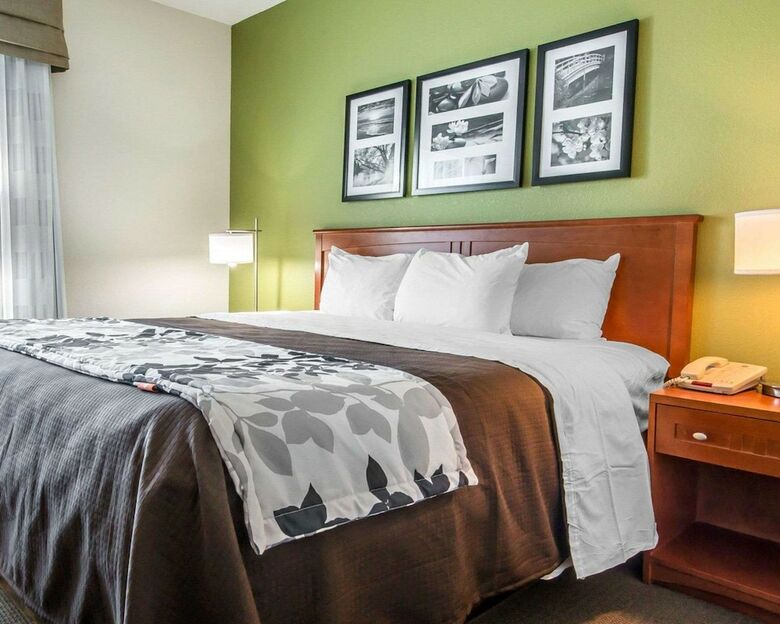 Hotel Sleep Inn & Suites