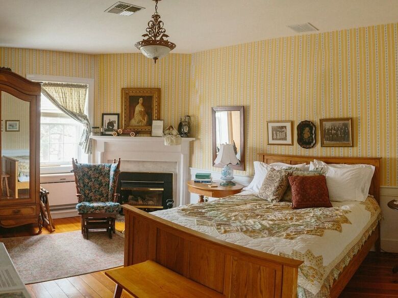 Cave Hill Farm Bed And Breakfast