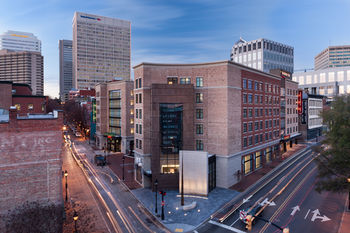 Aparthotel Residence Inn By Marriott Richmond Downtown