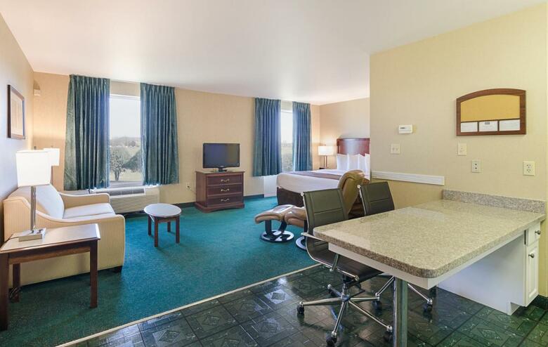 Hotel Mainstay Suites Airport