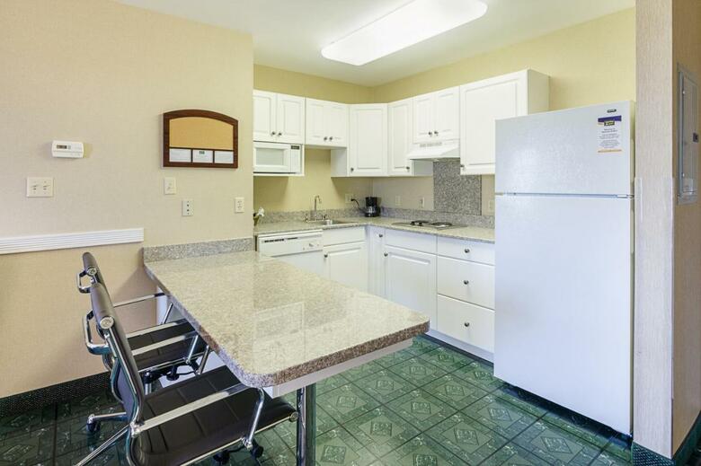 Hotel Mainstay Suites Airport