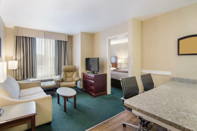 Hotel Mainstay Suites Airport