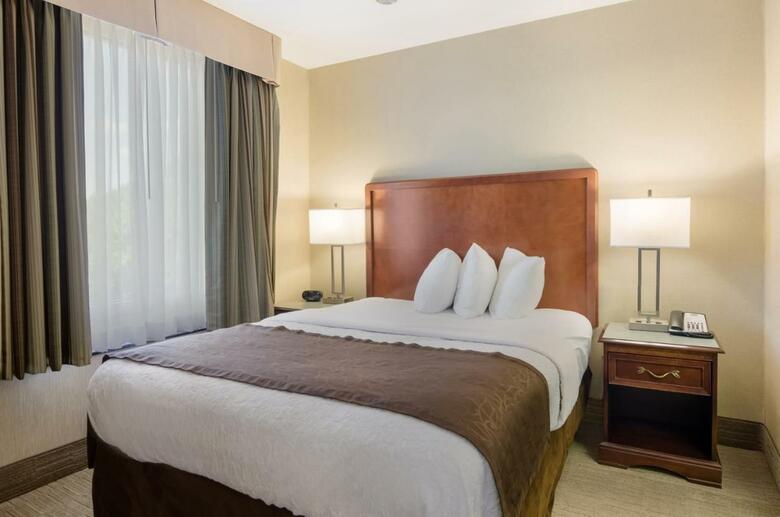 Hotel Mainstay Suites Airport