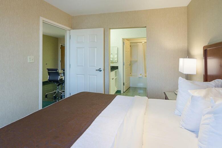 Hotel Mainstay Suites Airport