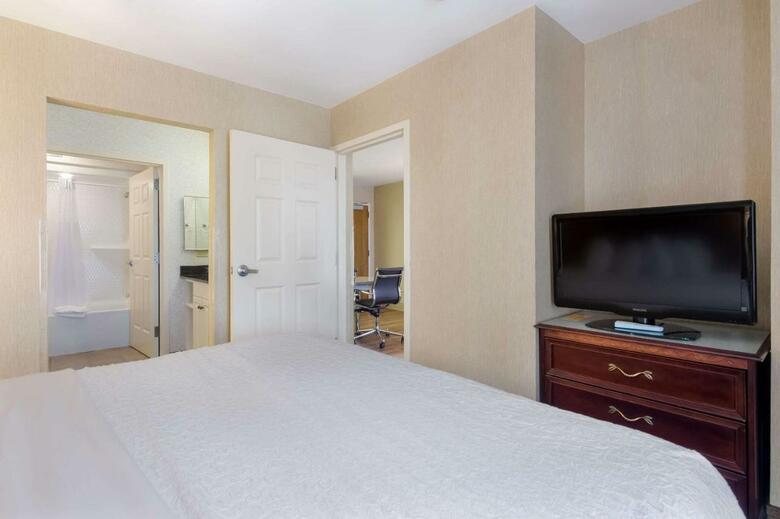 Hotel Mainstay Suites Airport