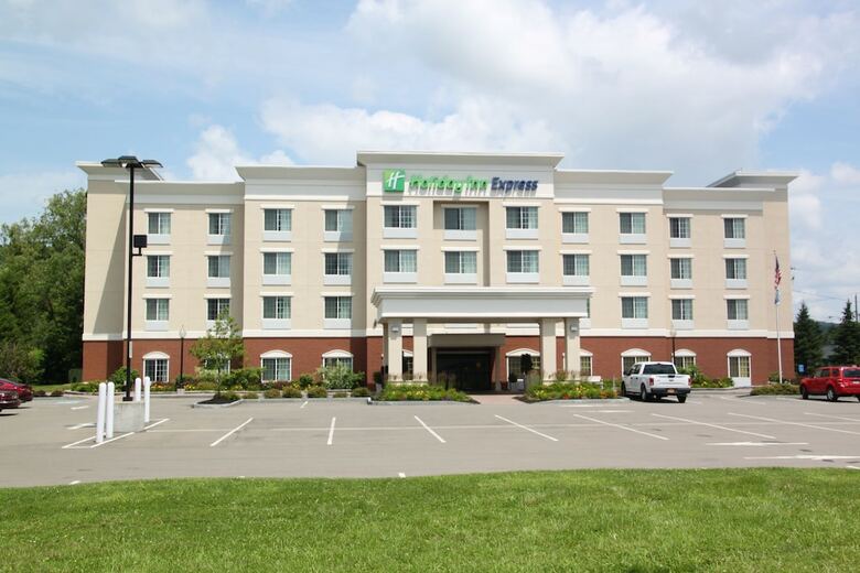 Hotel Holiday Inn Express Cortland