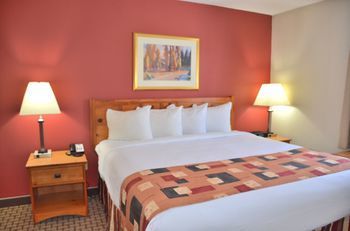 Hotel Cresthill Suites Syracuse