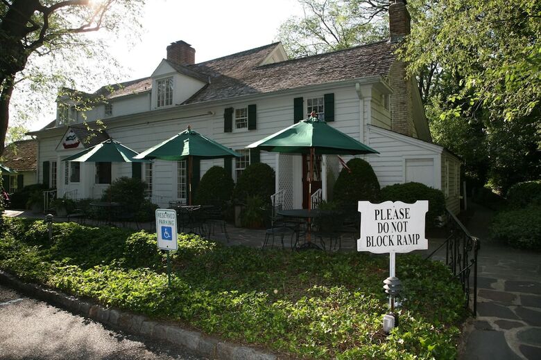 Hotel Three Village Inn