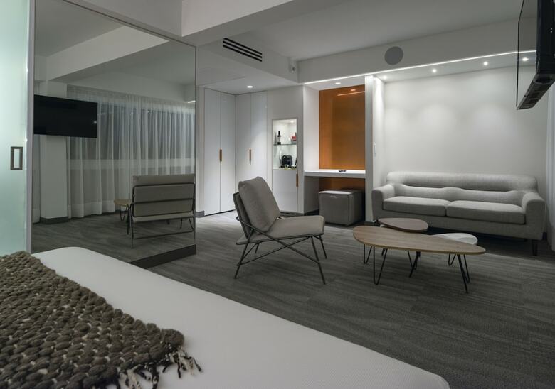Hotel 45 By Director