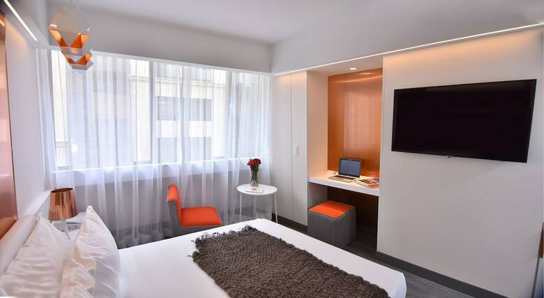 Hotel 45 By Director