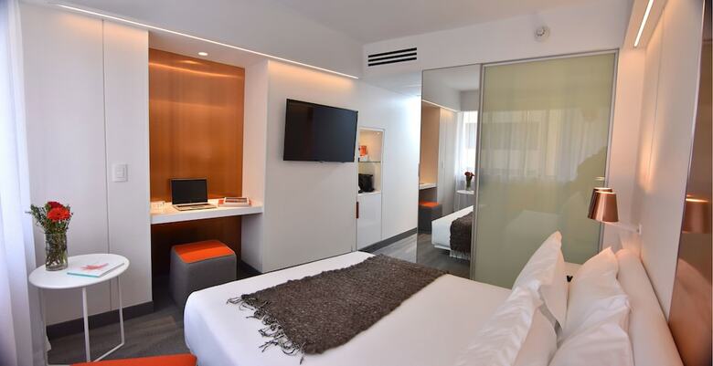 Hotel 45 By Director