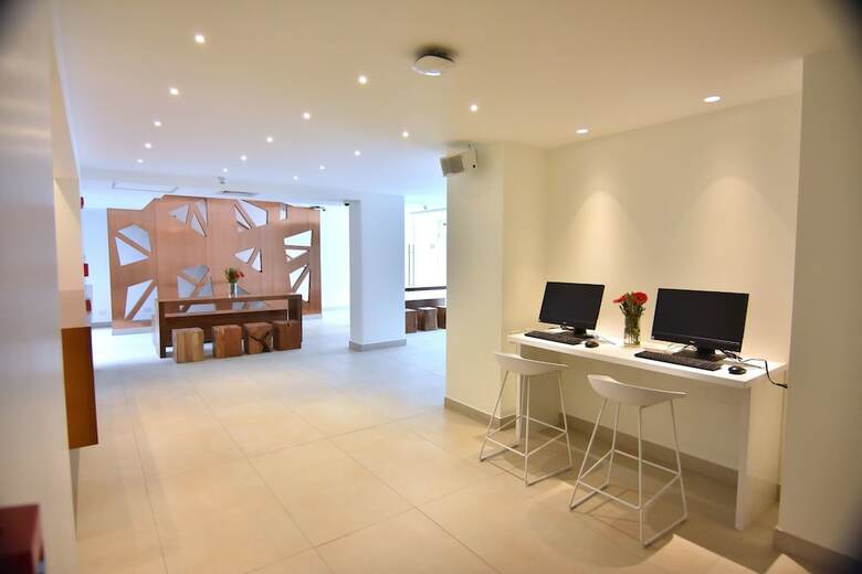 Hotel 45 By Director
