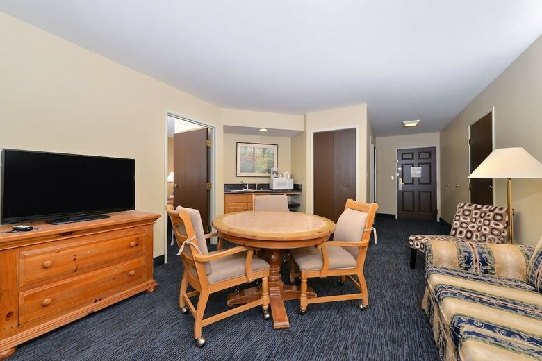 Hotel Quality Inn & Suites