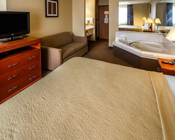 Hotel Quality Inn & Suites