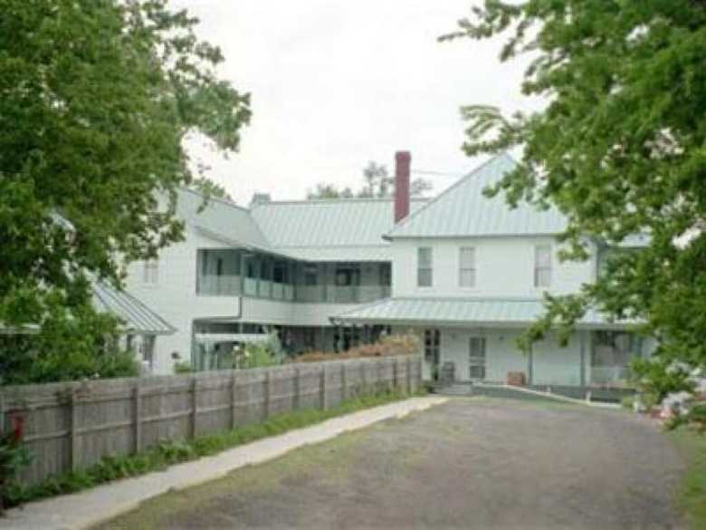 Bed & Breakfast Woodbine Hotel And Restaurant