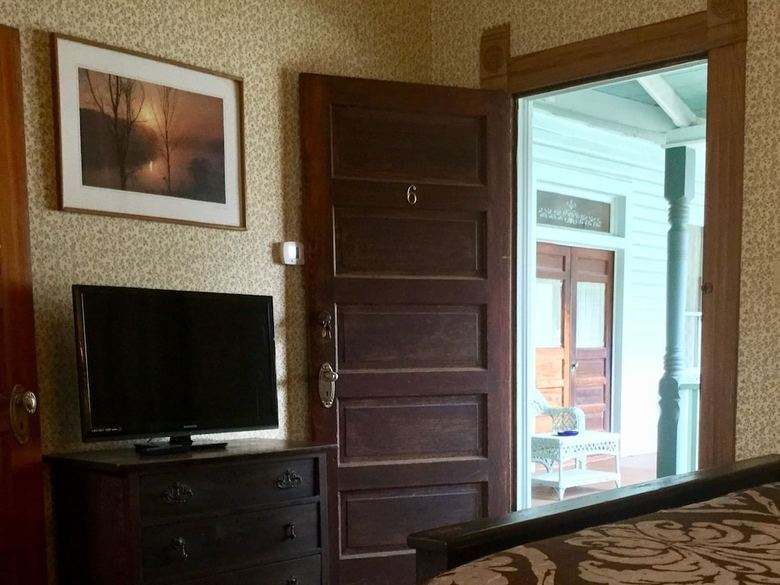 Bed & Breakfast Woodbine Hotel And Restaurant