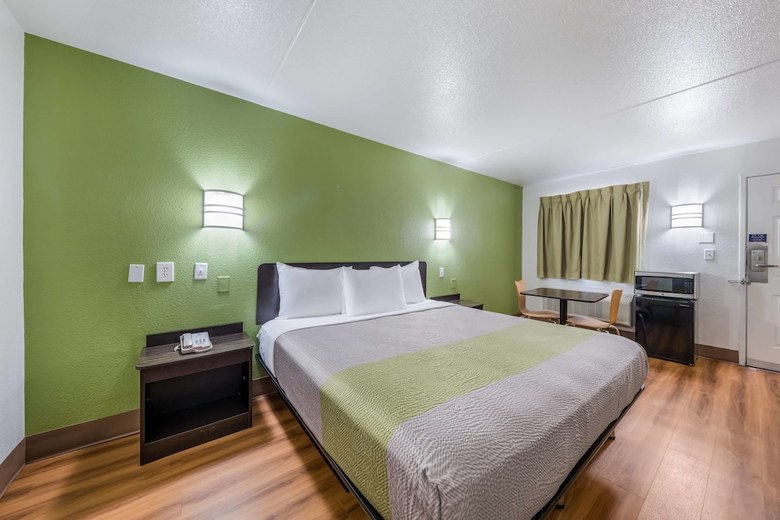 Motel 6 Dallas - Plano Northeast
