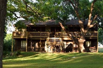 Motel Gruene Outpost River Lodge