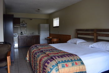 Motel Gruene Outpost River Lodge