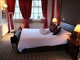 Hostal White Lion Hotel