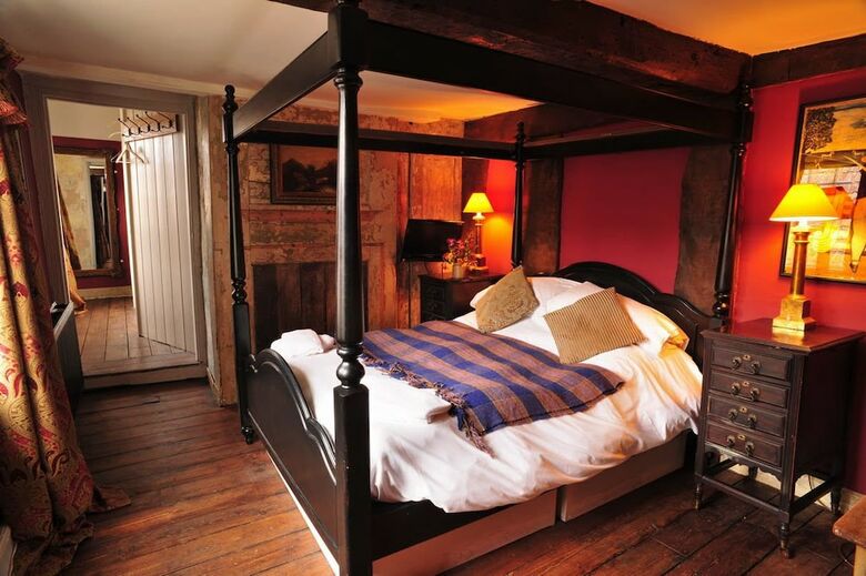Hostal The Black Swan Hotel