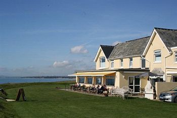 Hostal The Cliff House Hotel
